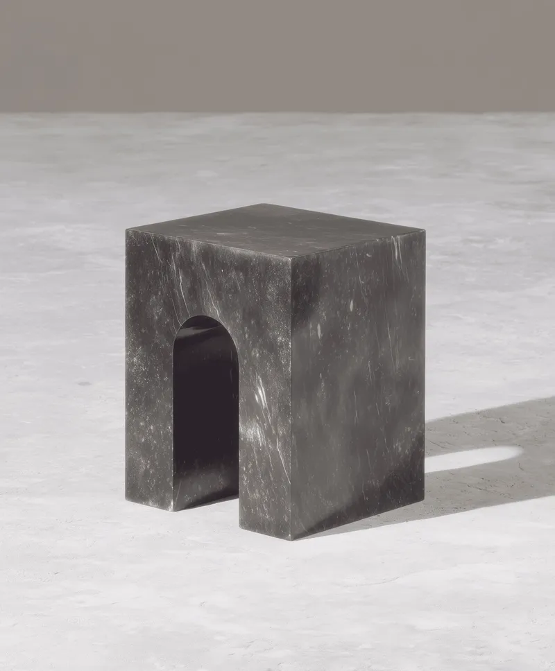 black stool2