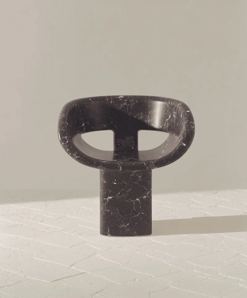 blackmaskchair2